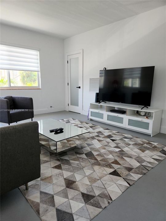 Недавно арендовано: $3,000 (2 спален, 2 ванн, 900 Квадратных фут)