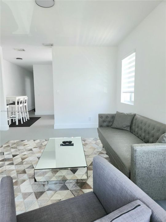 Недавно арендовано: $3,000 (2 спален, 2 ванн, 900 Квадратных фут)