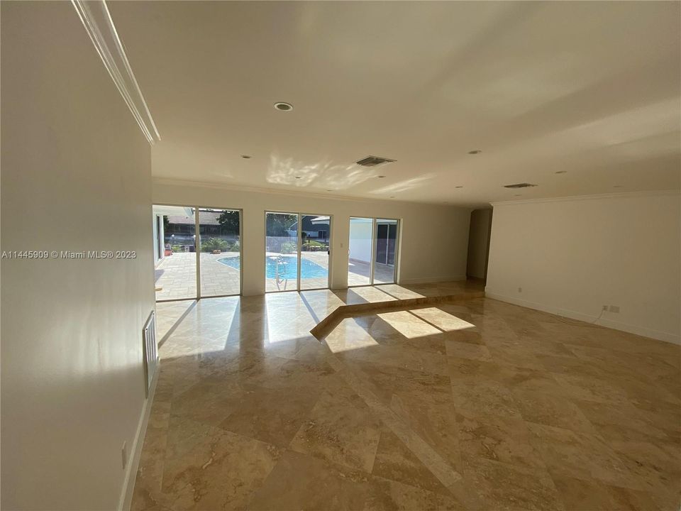 Recently Rented: $8,500 (3 beds, 3 baths, 2408 Square Feet)