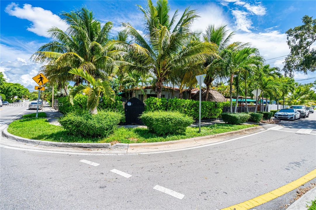 Недавно продано: $615,000 (2 спален, 1 ванн, 1133 Квадратных фут)