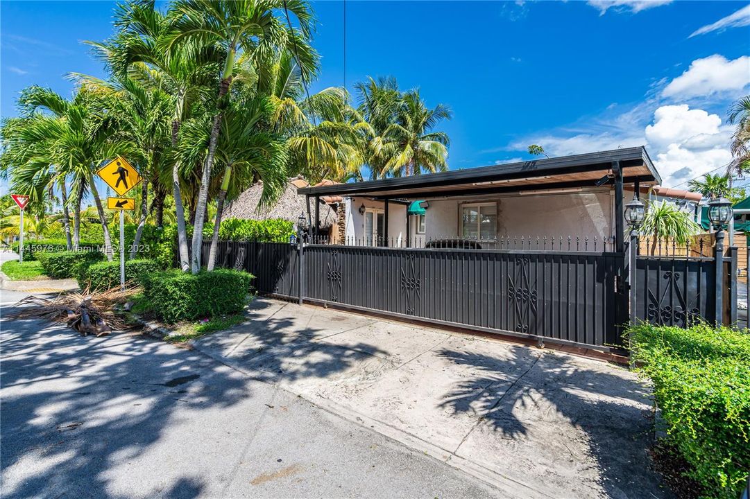 Недавно продано: $615,000 (2 спален, 1 ванн, 1133 Квадратных фут)