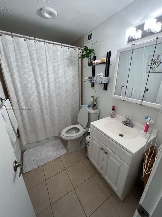 Vendido Recientemente: $275,000 (1 camas, 1 baños, 705 Pies cuadrados)