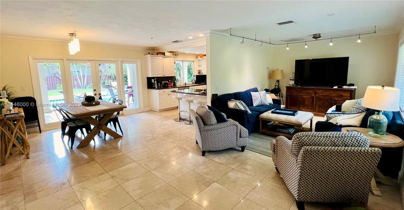 Недавно продано: $1,749,000 (5 спален, 3 ванн, 2074 Квадратных фут)