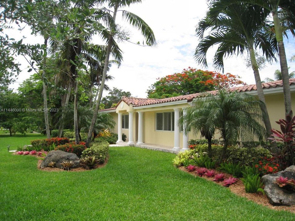 Недавно продано: $1,749,000 (5 спален, 3 ванн, 2074 Квадратных фут)