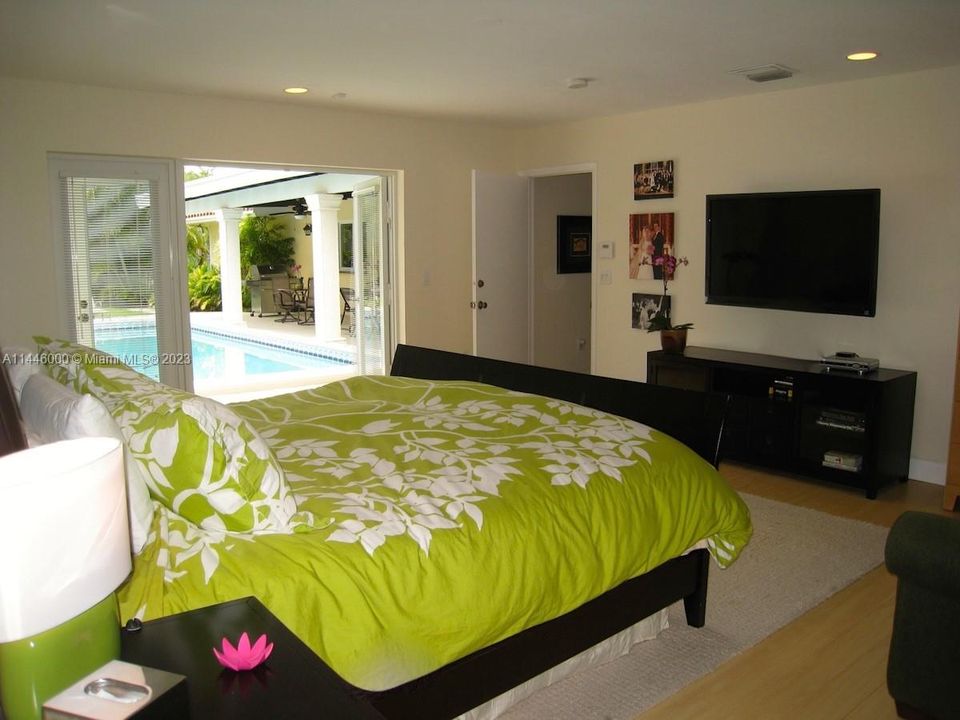 Недавно продано: $1,749,000 (5 спален, 3 ванн, 2074 Квадратных фут)