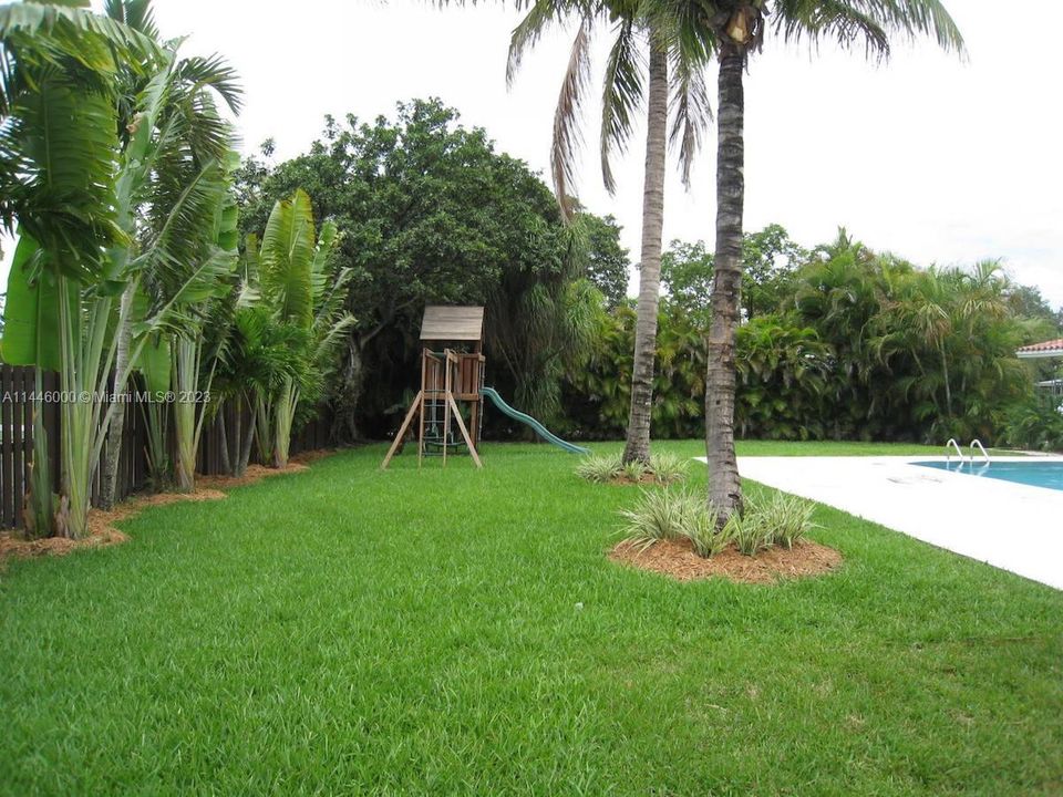 Недавно продано: $1,749,000 (5 спален, 3 ванн, 2074 Квадратных фут)