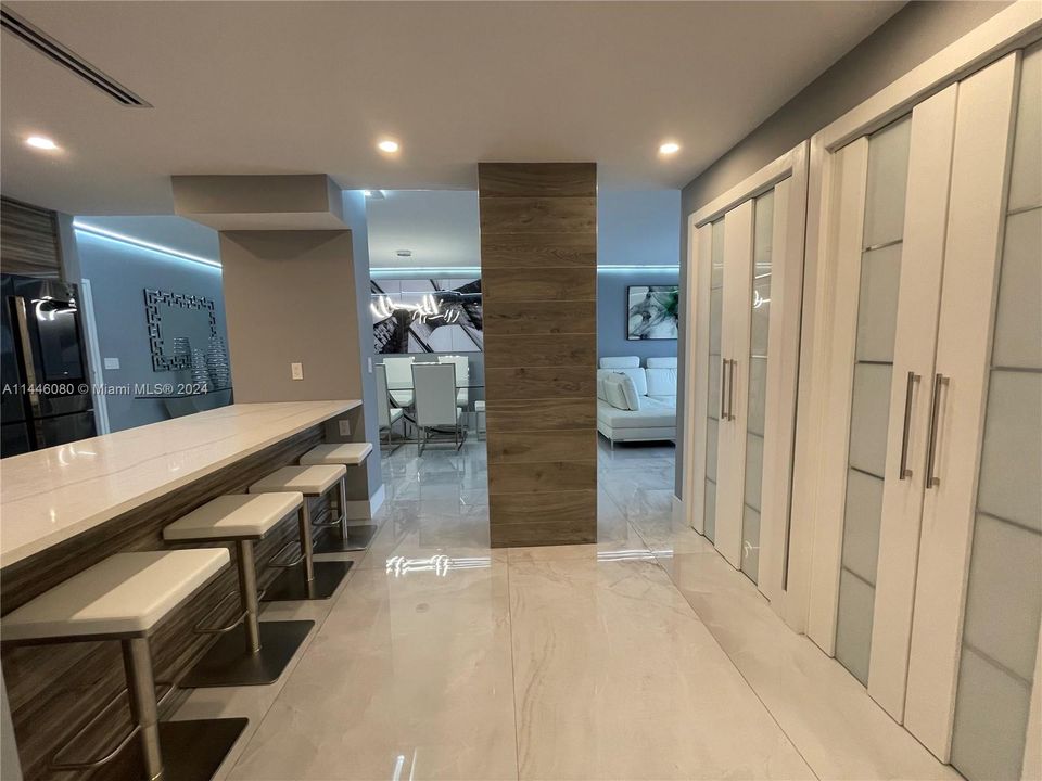 Vendido Recientemente: $753,000 (2 camas, 2 baños, 1240 Pies cuadrados)