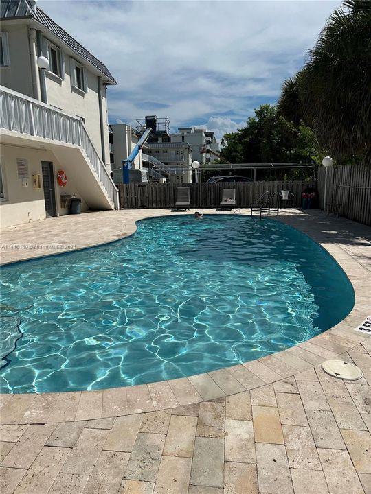 Recently Sold: $449,900 (1 beds, 1 baths, 690 Square Feet)