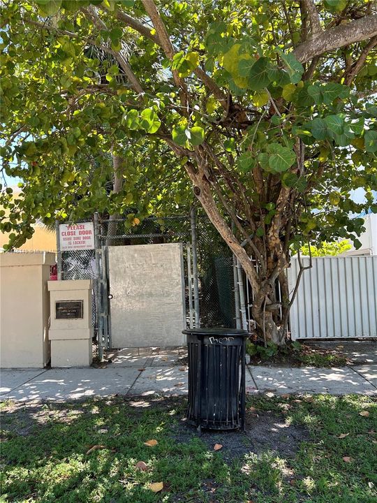 Recently Sold: $449,900 (1 beds, 1 baths, 690 Square Feet)