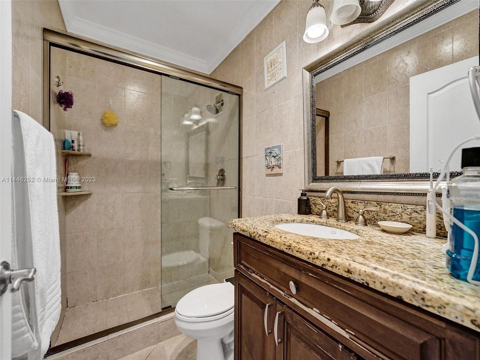 最近售出: $825,000 (2 贝兹, 2 浴室, 1368 平方英尺)