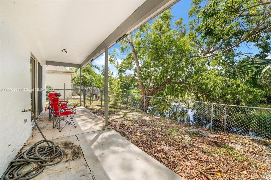 Vendido Recientemente: $750,000 (0 camas, 0 baños, 2393 Pies cuadrados)