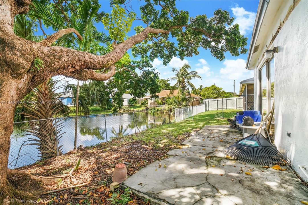 Vendido Recientemente: $750,000 (0 camas, 0 baños, 2393 Pies cuadrados)