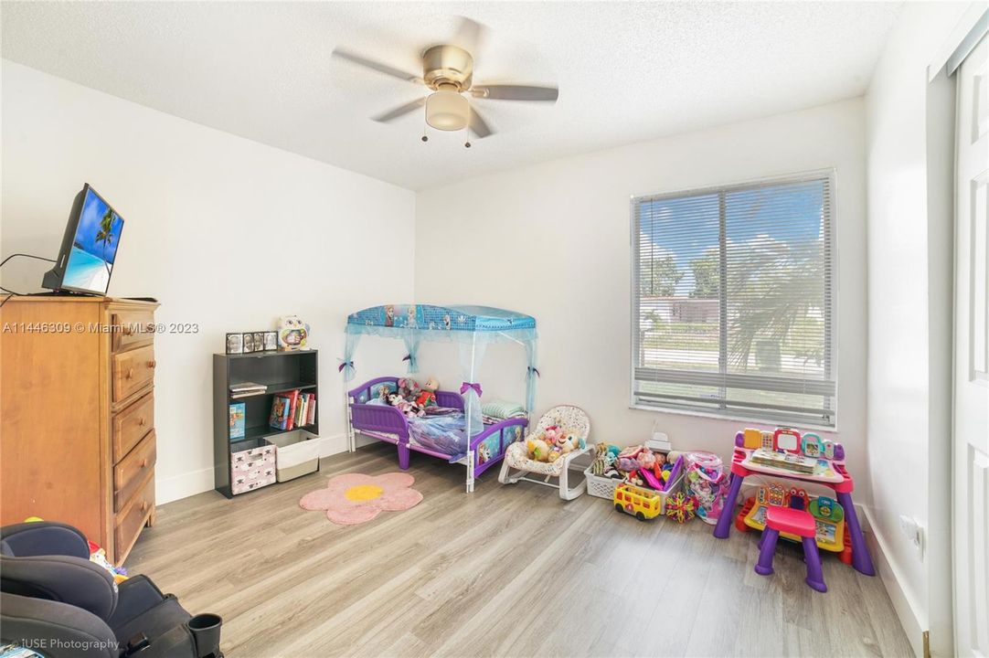 Vendido Recientemente: $750,000 (0 camas, 0 baños, 2393 Pies cuadrados)