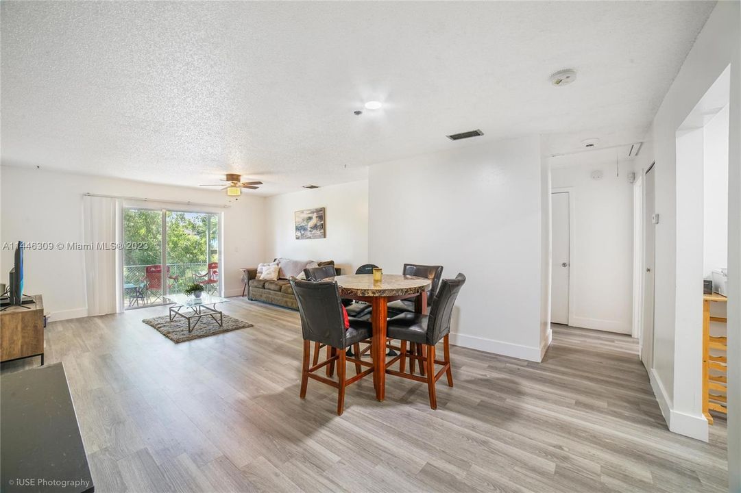 Vendido Recientemente: $750,000 (0 camas, 0 baños, 2393 Pies cuadrados)