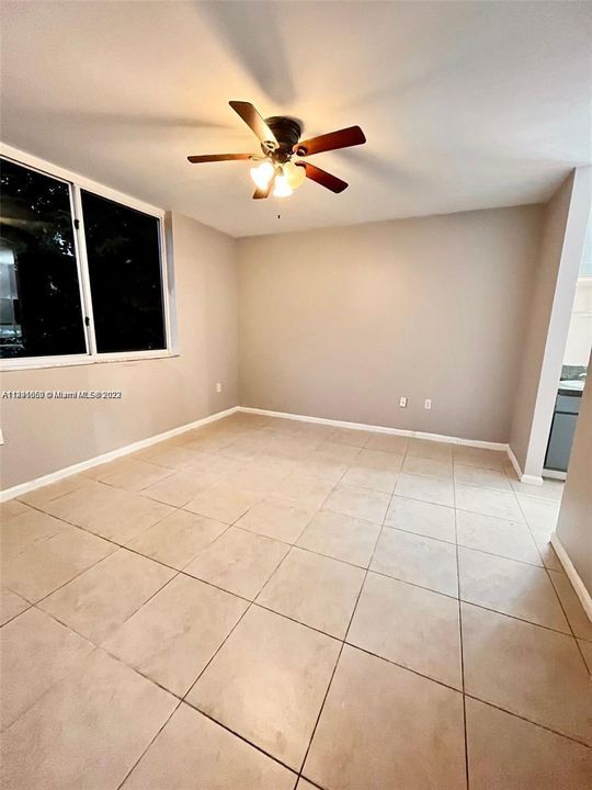 Recently Rented: $3,000 (3 beds, 2 baths, 1144 Square Feet)