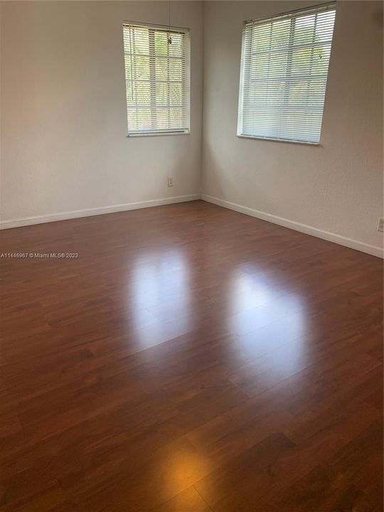 Recently Rented: $3,800 (4 beds, 2 baths, 1790 Square Feet)