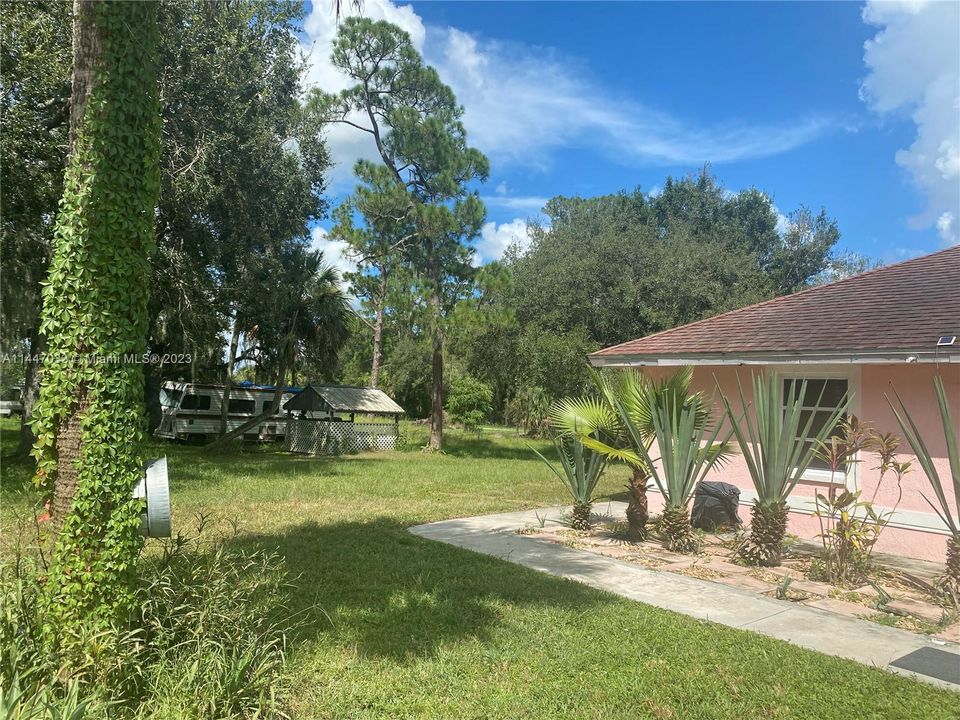 Recently Sold: $1,200,000 (3 beds, 2 baths, 0 Square Feet)