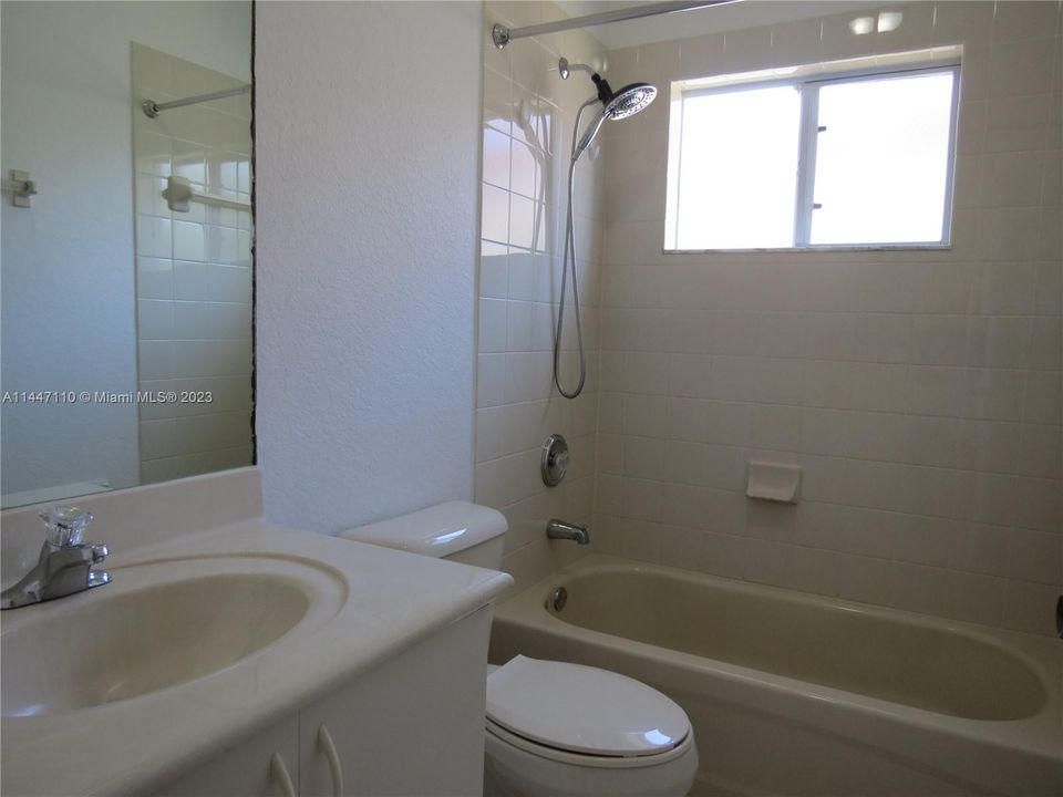 最近租的: $3,100 (3 贝兹, 2 浴室, 1519 平方英尺)