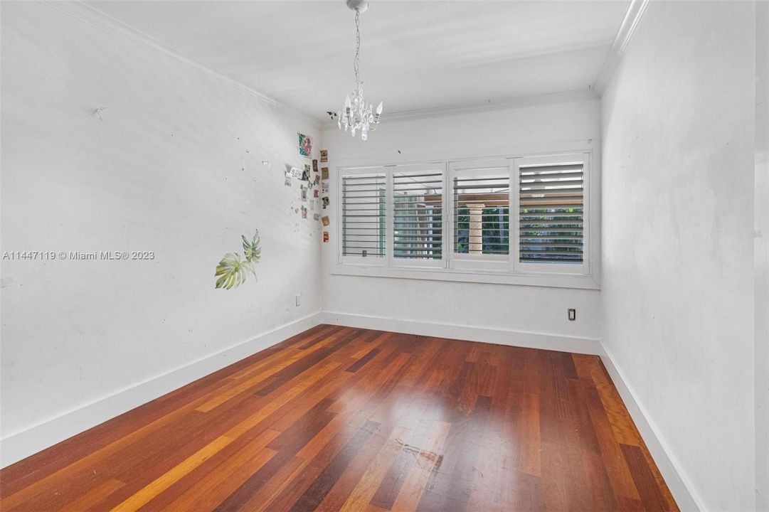 Vendido Recientemente: $4,599,000 (3 camas, 3 baños, 3221 Pies cuadrados)