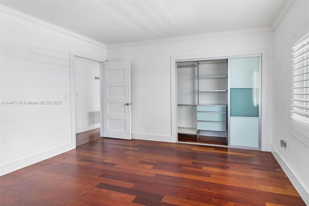 Vendido Recientemente: $4,599,000 (3 camas, 3 baños, 3221 Pies cuadrados)