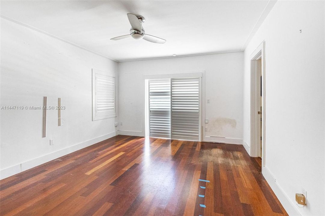 Vendido Recientemente: $4,599,000 (3 camas, 3 baños, 3221 Pies cuadrados)