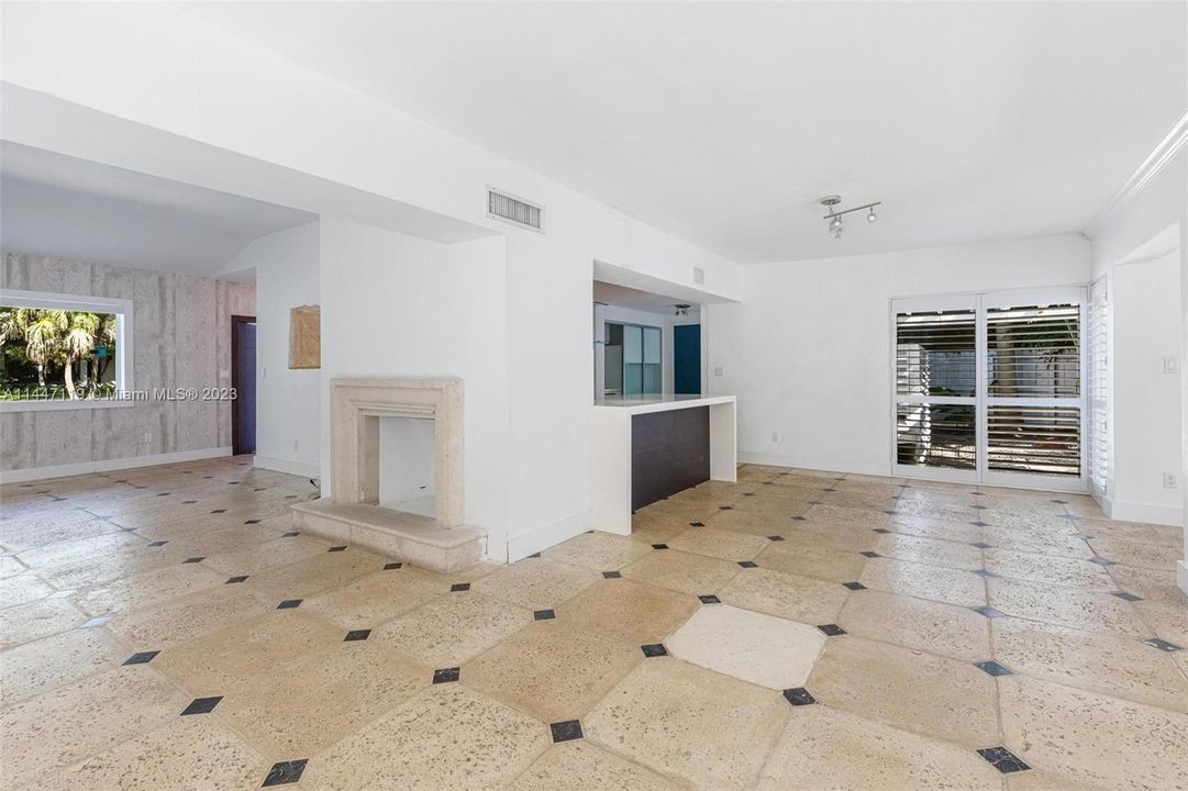 Vendido Recientemente: $4,599,000 (3 camas, 3 baños, 3221 Pies cuadrados)