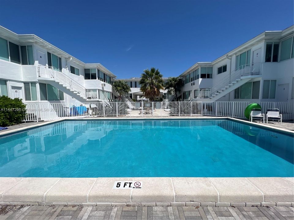 Recently Rented: $1,900 (1 beds, 1 baths, 700 Square Feet)