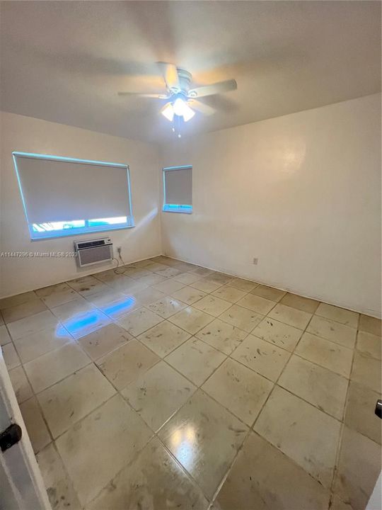 Recently Rented: $1,900 (1 beds, 1 baths, 700 Square Feet)