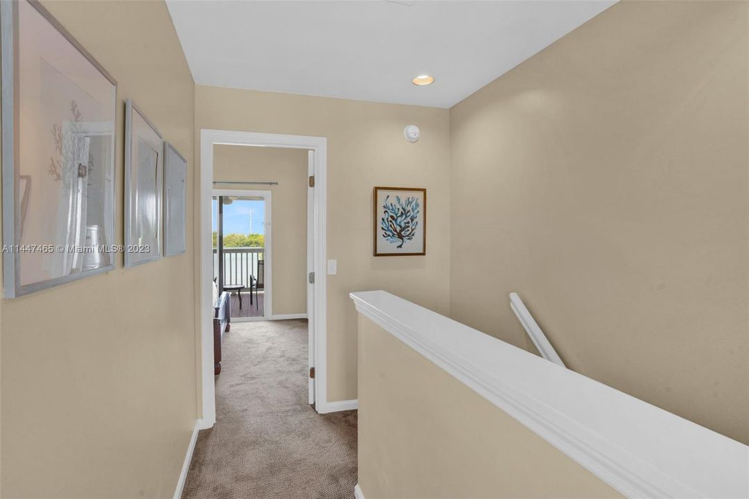 Недавно продано: $719,500 (2 спален, 2 ванн, 900 Квадратных фут)