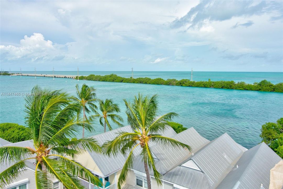 Недавно продано: $719,500 (2 спален, 2 ванн, 900 Квадратных фут)