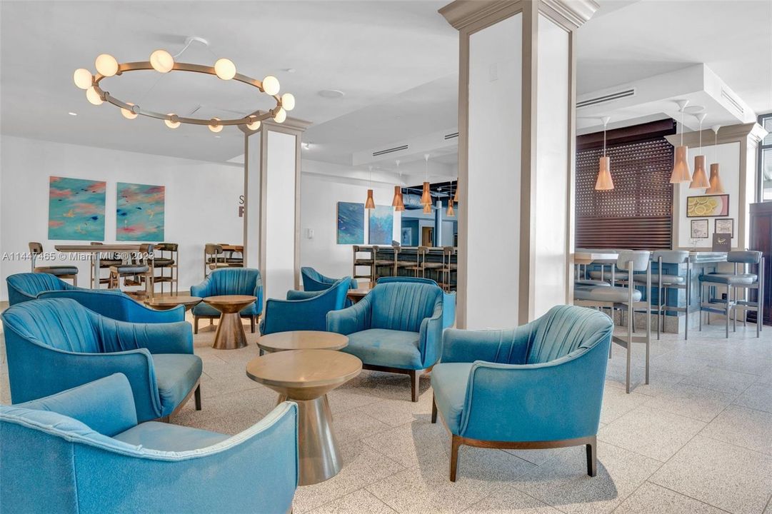 Недавно продано: $719,500 (2 спален, 2 ванн, 900 Квадратных фут)