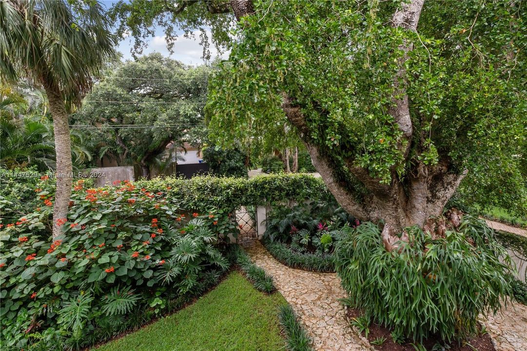 Recently Rented: $14,900 (3 beds, 3 baths, 3312 Square Feet)