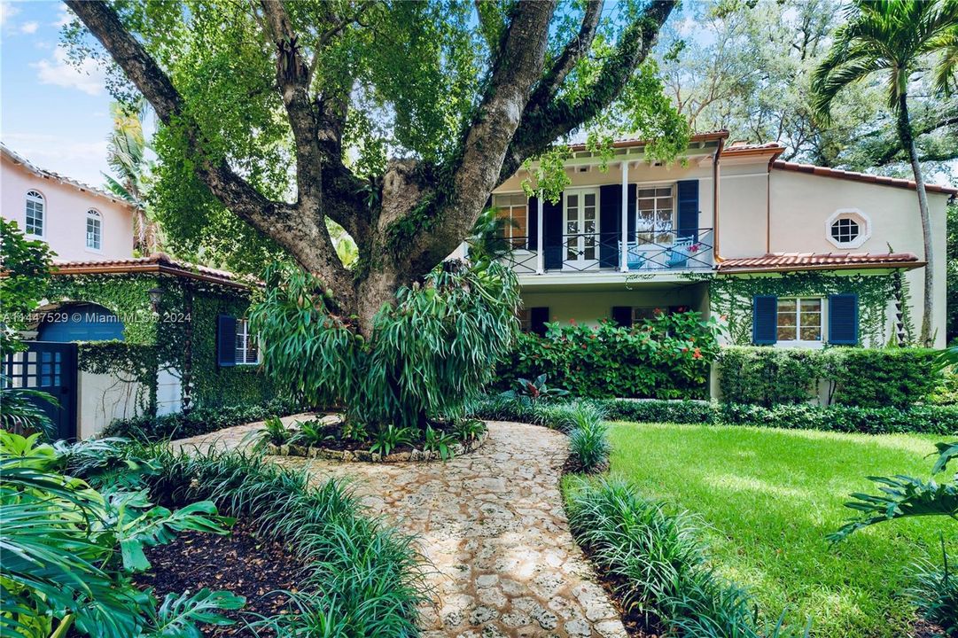 Recently Rented: $14,900 (3 beds, 3 baths, 3312 Square Feet)