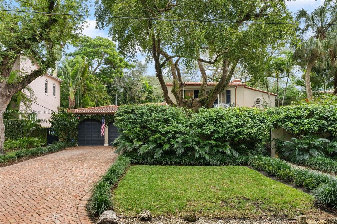 Recently Rented: $14,900 (3 beds, 3 baths, 3312 Square Feet)