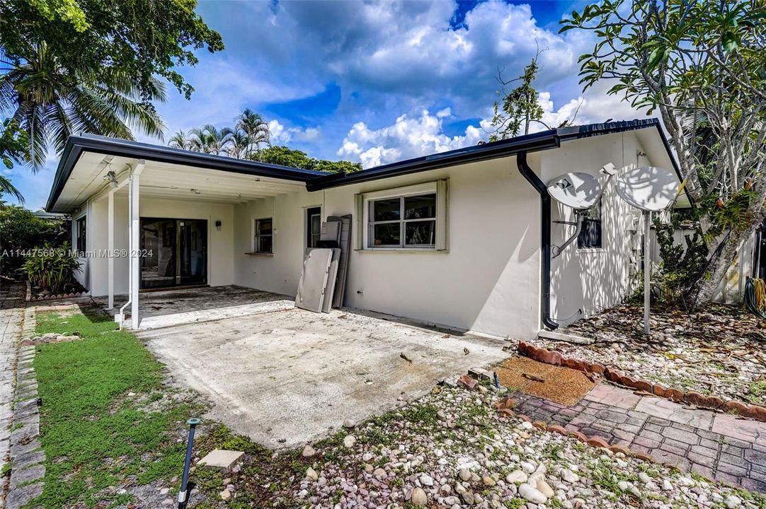 最近售出: $545,000 (2 贝兹, 2 浴室, 1574 平方英尺)