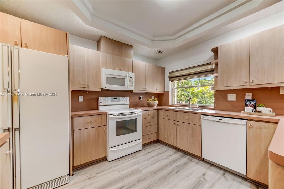 最近售出: $545,000 (2 贝兹, 2 浴室, 1574 平方英尺)