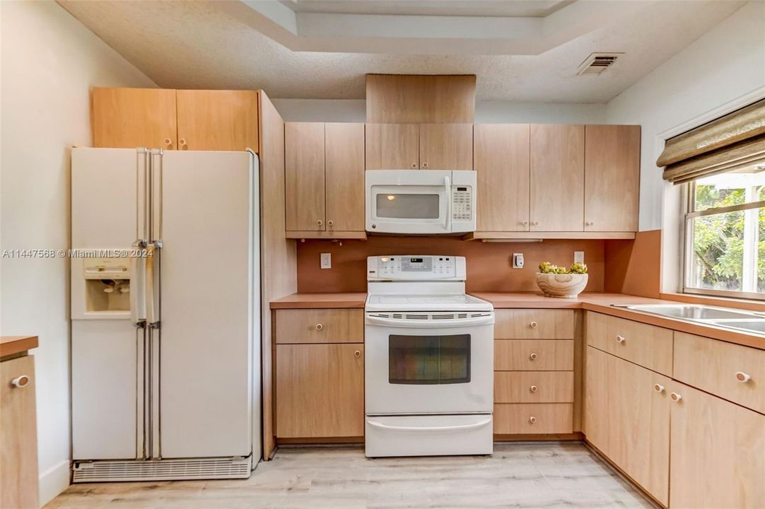 最近售出: $545,000 (2 贝兹, 2 浴室, 1574 平方英尺)