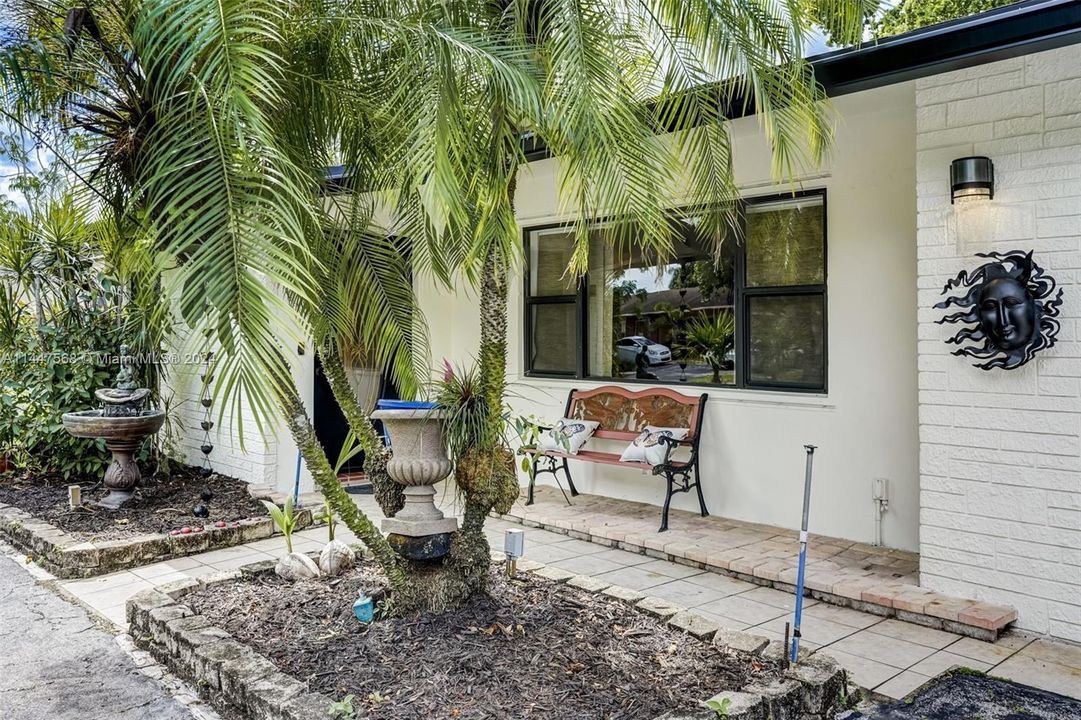 最近售出: $545,000 (2 贝兹, 2 浴室, 1574 平方英尺)