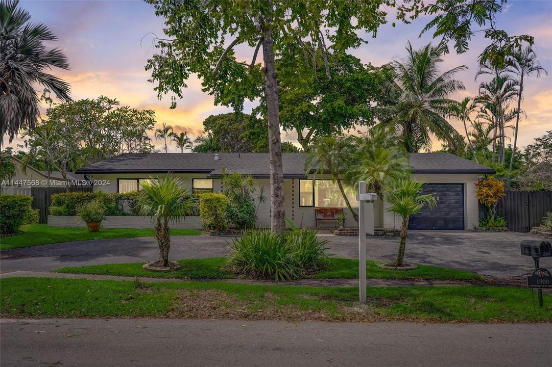 最近售出: $545,000 (2 贝兹, 2 浴室, 1574 平方英尺)