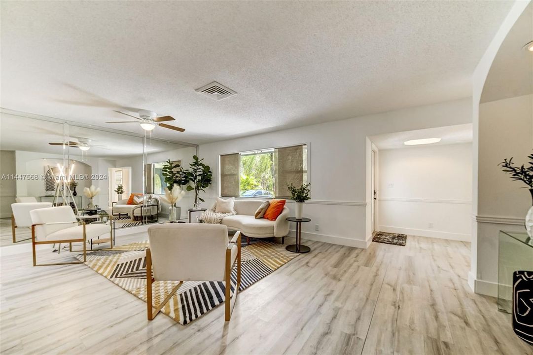 最近售出: $545,000 (2 贝兹, 2 浴室, 1574 平方英尺)