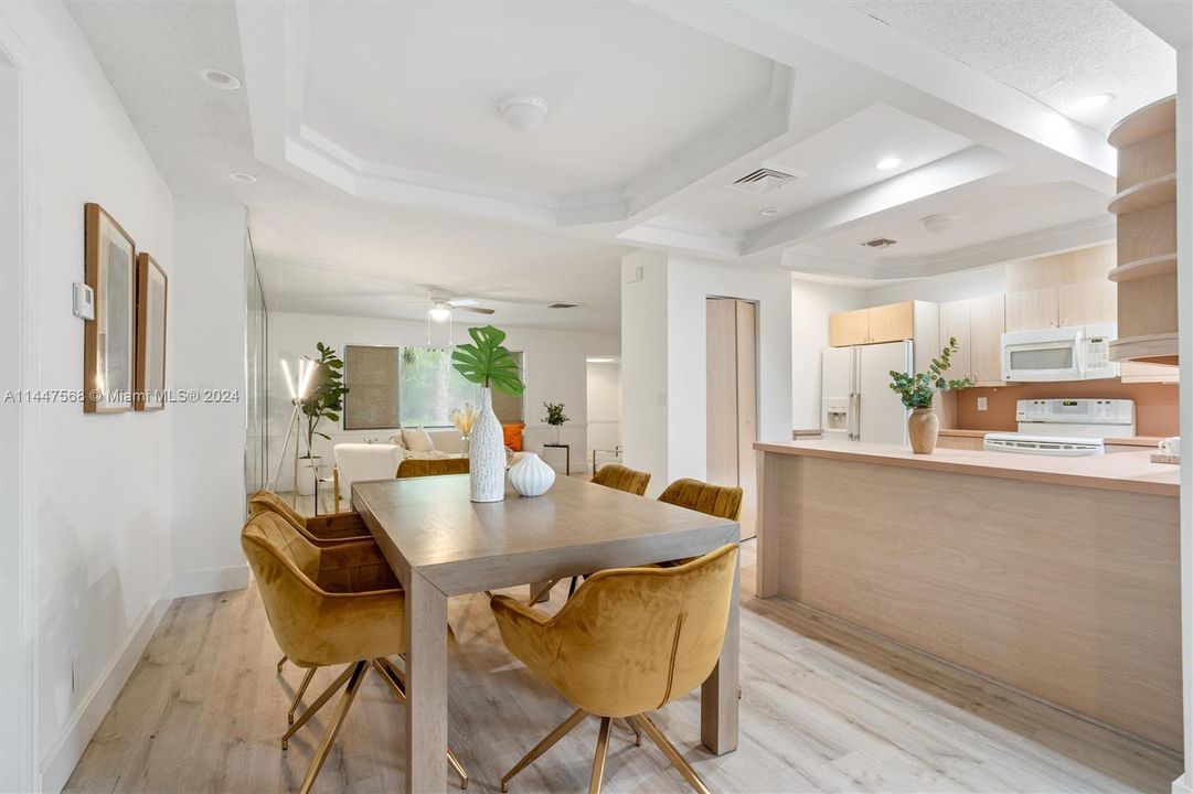 最近售出: $545,000 (2 贝兹, 2 浴室, 1574 平方英尺)