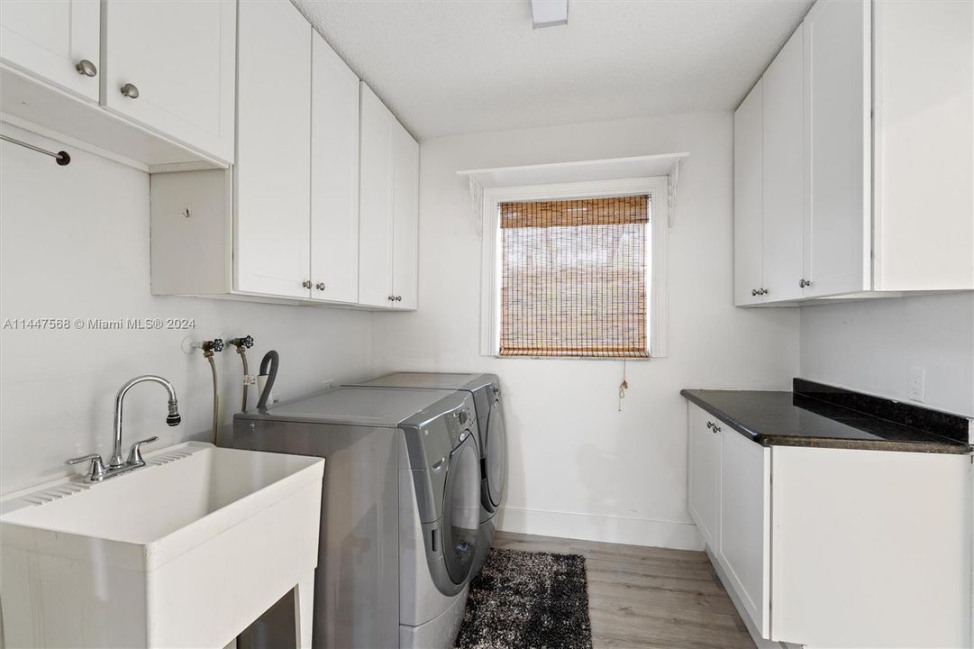 最近售出: $545,000 (2 贝兹, 2 浴室, 1574 平方英尺)