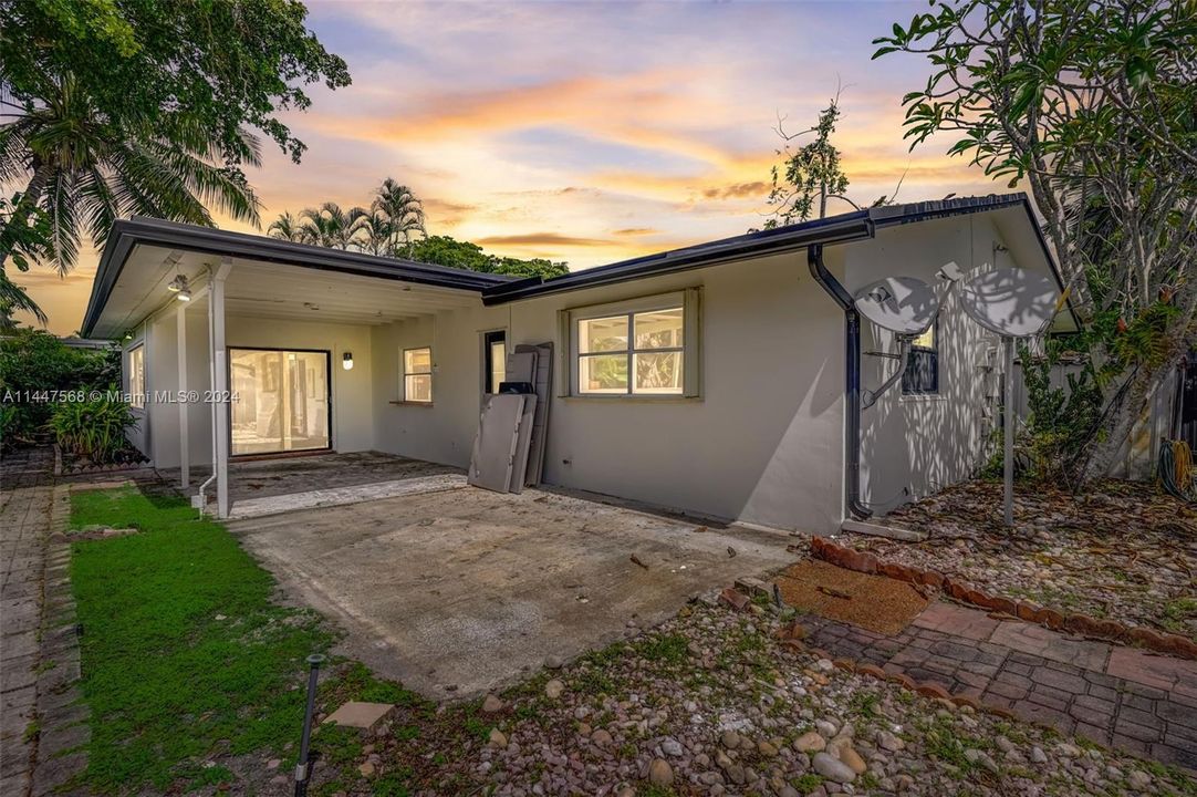 最近售出: $545,000 (2 贝兹, 2 浴室, 1574 平方英尺)