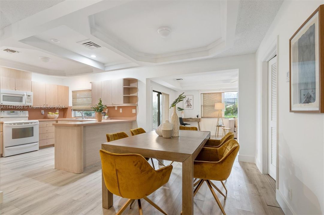 最近售出: $545,000 (2 贝兹, 2 浴室, 1574 平方英尺)