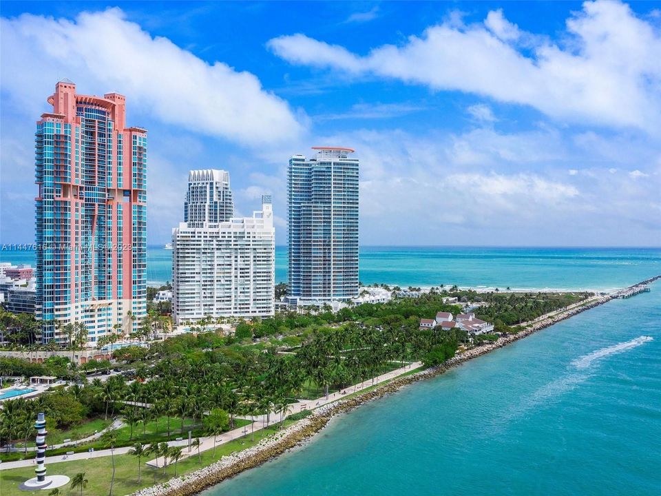 Recently Sold: $1,249,900 (1 beds, 2 baths, 1042 Square Feet)