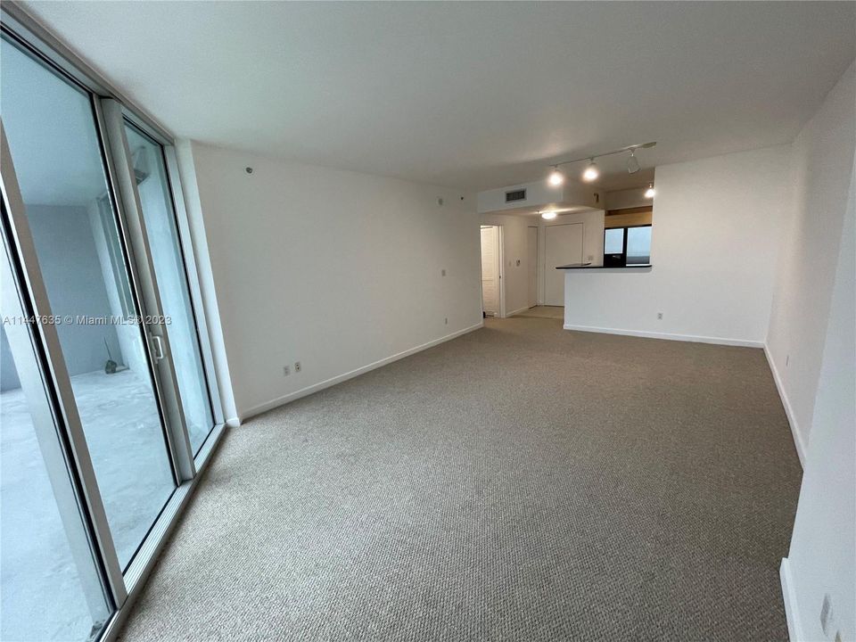 Recently Rented: $2,550 (1 beds, 1 baths, 846 Square Feet)