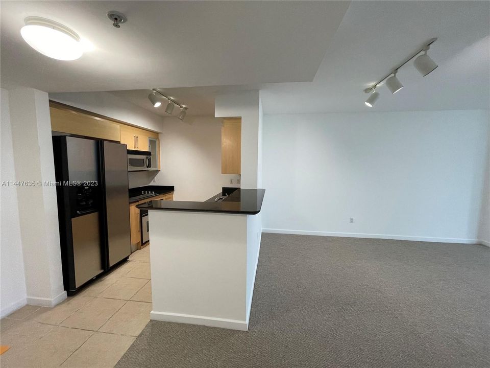 Recently Rented: $2,550 (1 beds, 1 baths, 846 Square Feet)