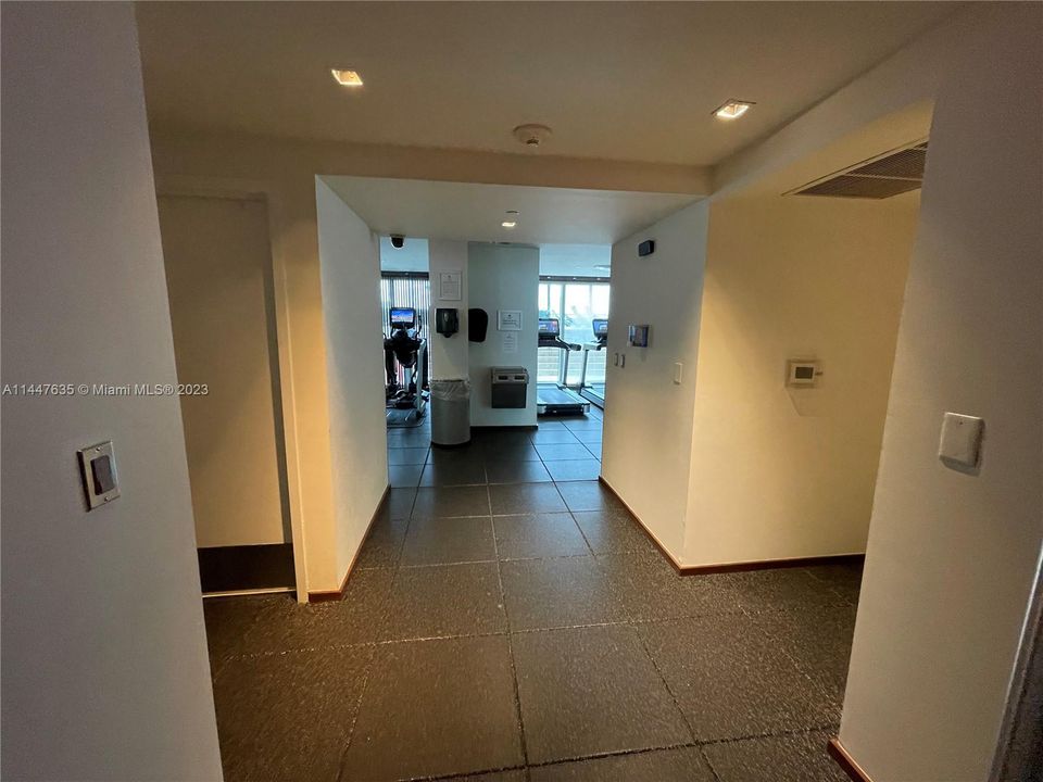 Recently Rented: $2,550 (1 beds, 1 baths, 846 Square Feet)