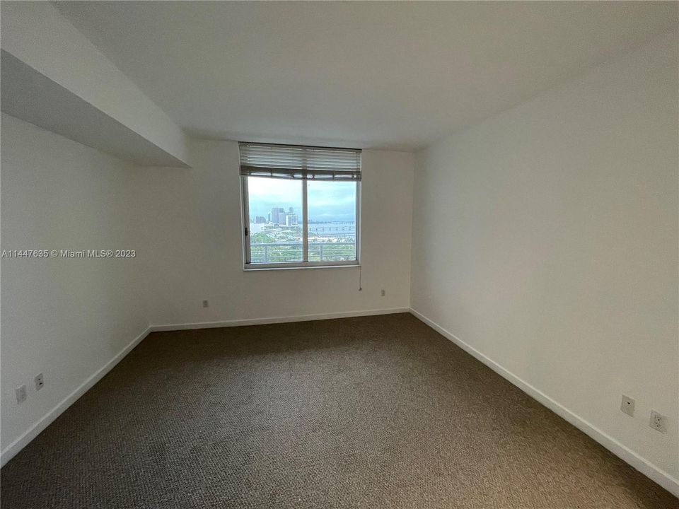 Recently Rented: $2,550 (1 beds, 1 baths, 846 Square Feet)