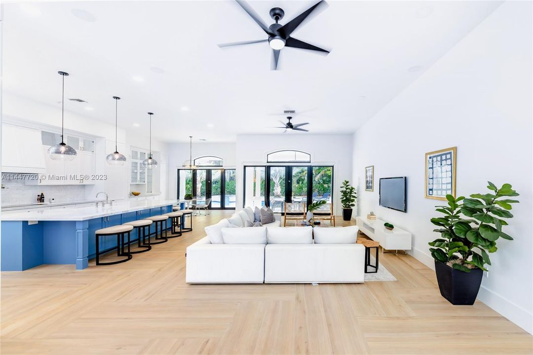 Active With Contract: $5,850,000 (5 beds, 5 baths, 5283 Square Feet)